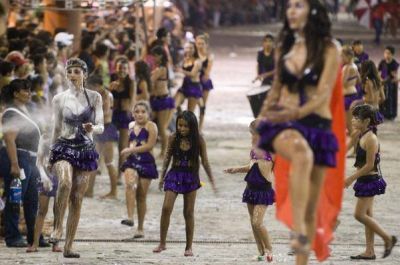 Murgas, comparsas y chaya de carnaval en el Parque de los Ni�os