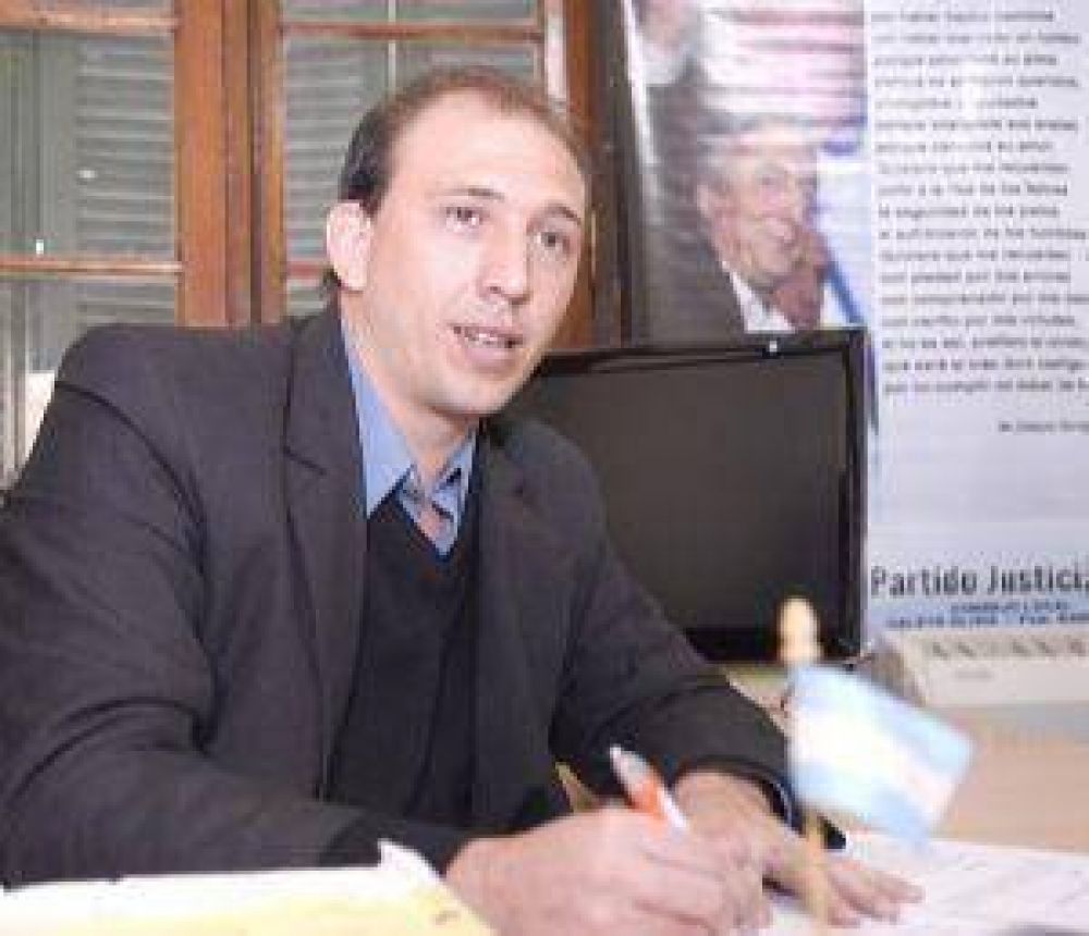 Lavatelli, cr�tico con los intendentes opositores