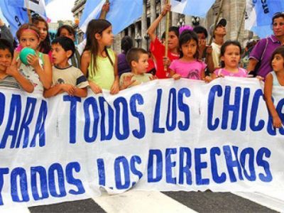AU: cobran m�s de 50 mil ni�os