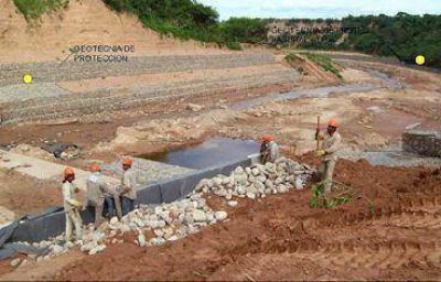 Avanzan las obras de estabilizaci�n del cauce del r�o Tartagal. 