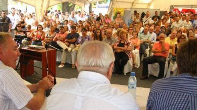Presi�n K: la Provincia defendi� al agro