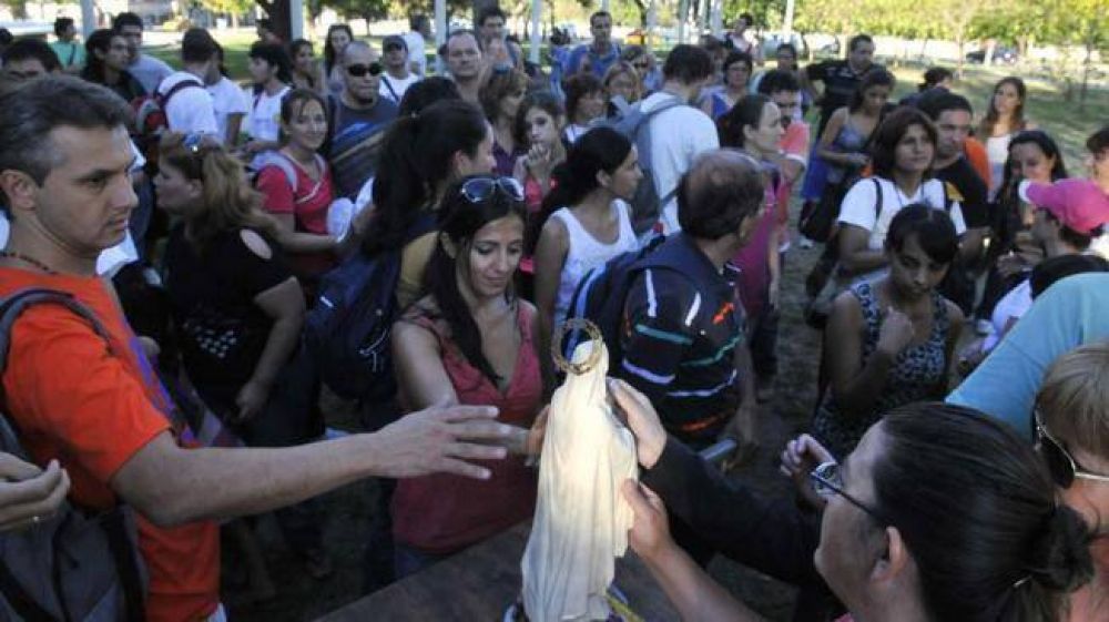 La fe de miles de peregrinos une C�rdoba con Alta Gracia