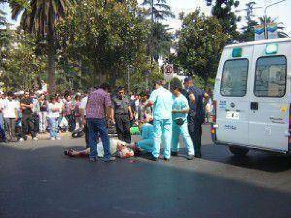 Un indigente muri� atropellado tras intentar cruzar una concurrida avenida