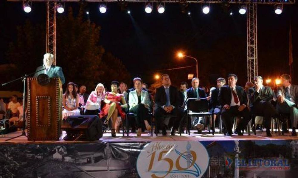 Alvear estren� obras y rindi� tributo en el festejo por su siglo y medio de vida