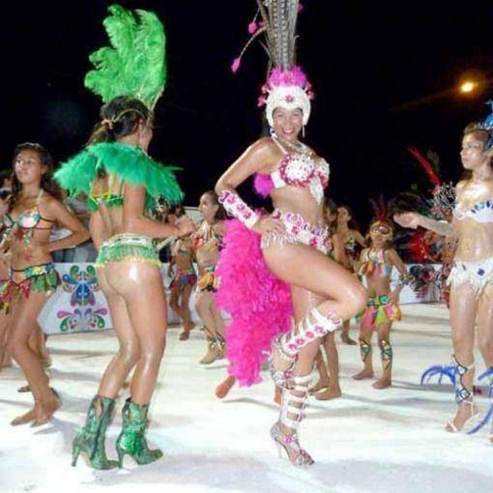 El carnaval provincial brill� en la Costanera posade�a 