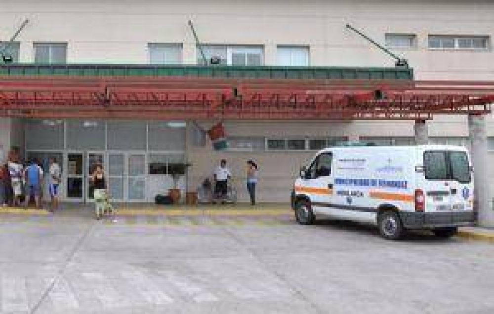 Motociclistas hospitalizados tras protagonizar un violento choque frontal