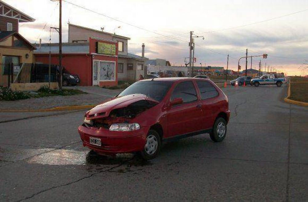 Violento choque sobre la San Mart�n