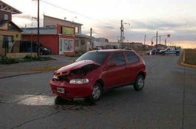 Violento choque sobre la San Mart�n