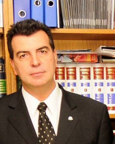 Falleci� el reconocido economista Rosa Donati