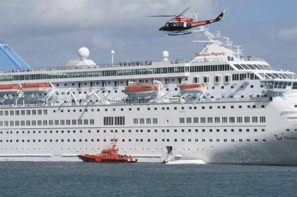 Espa�a: cinco muertos en un crucero al caer un bote salvavidas
