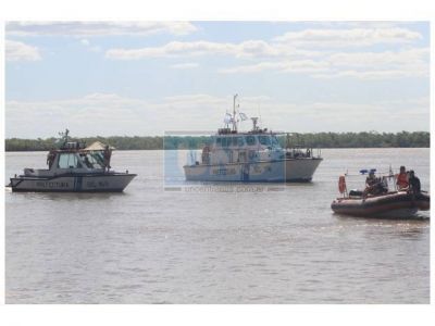 Buscan a un hombre que se ahog� en aguas del r�o Paran�