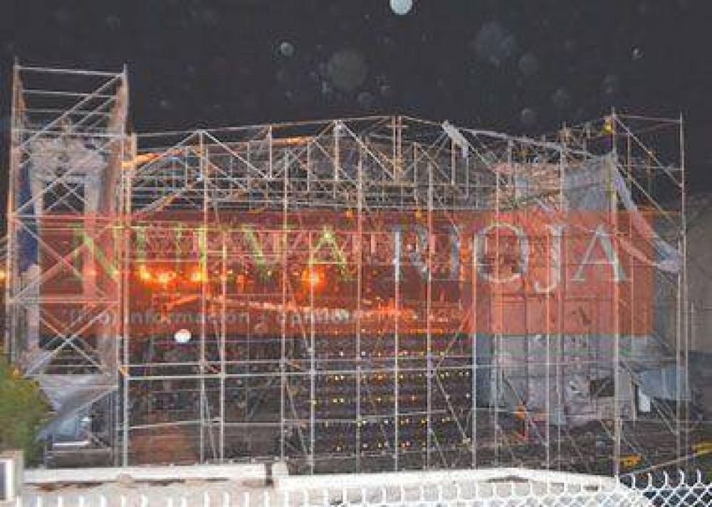 La tercera noche de la Chaya se suspendi� por el temporal