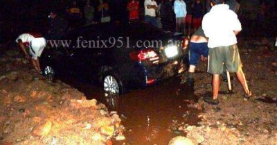 Diez familias de Miranda perdieron todo tras la creciente del r�o