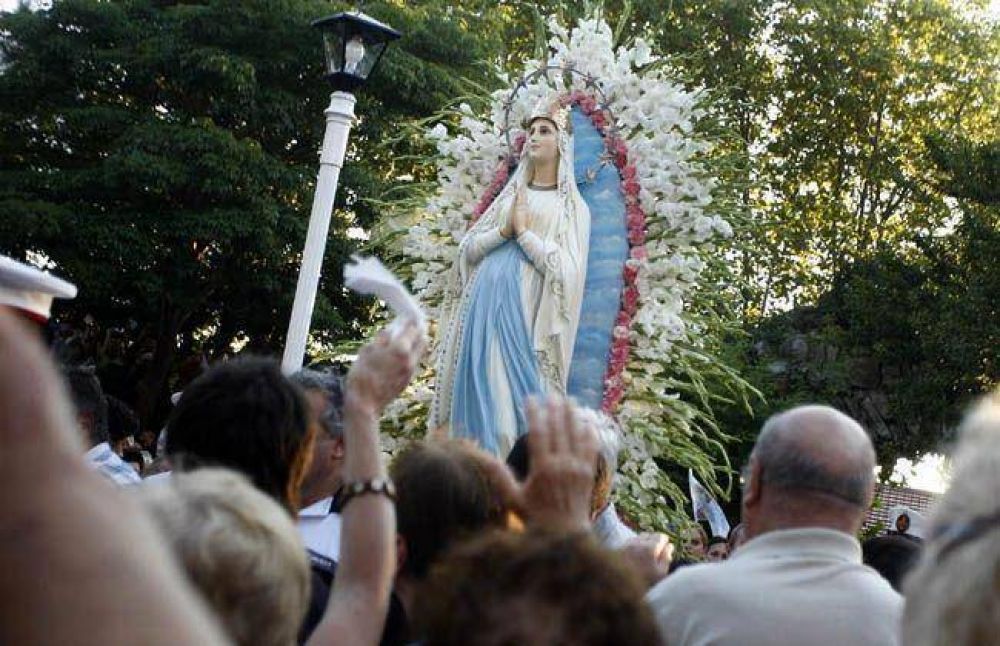 La Gruta de Lourdes vivi� su gran fiesta