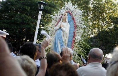 La Gruta de Lourdes vivi� su gran fiesta