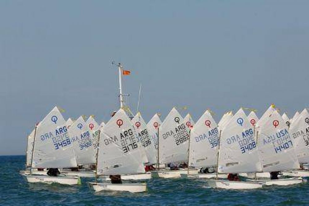 Y el mar se llen� de velas en la fiesta del Yachting