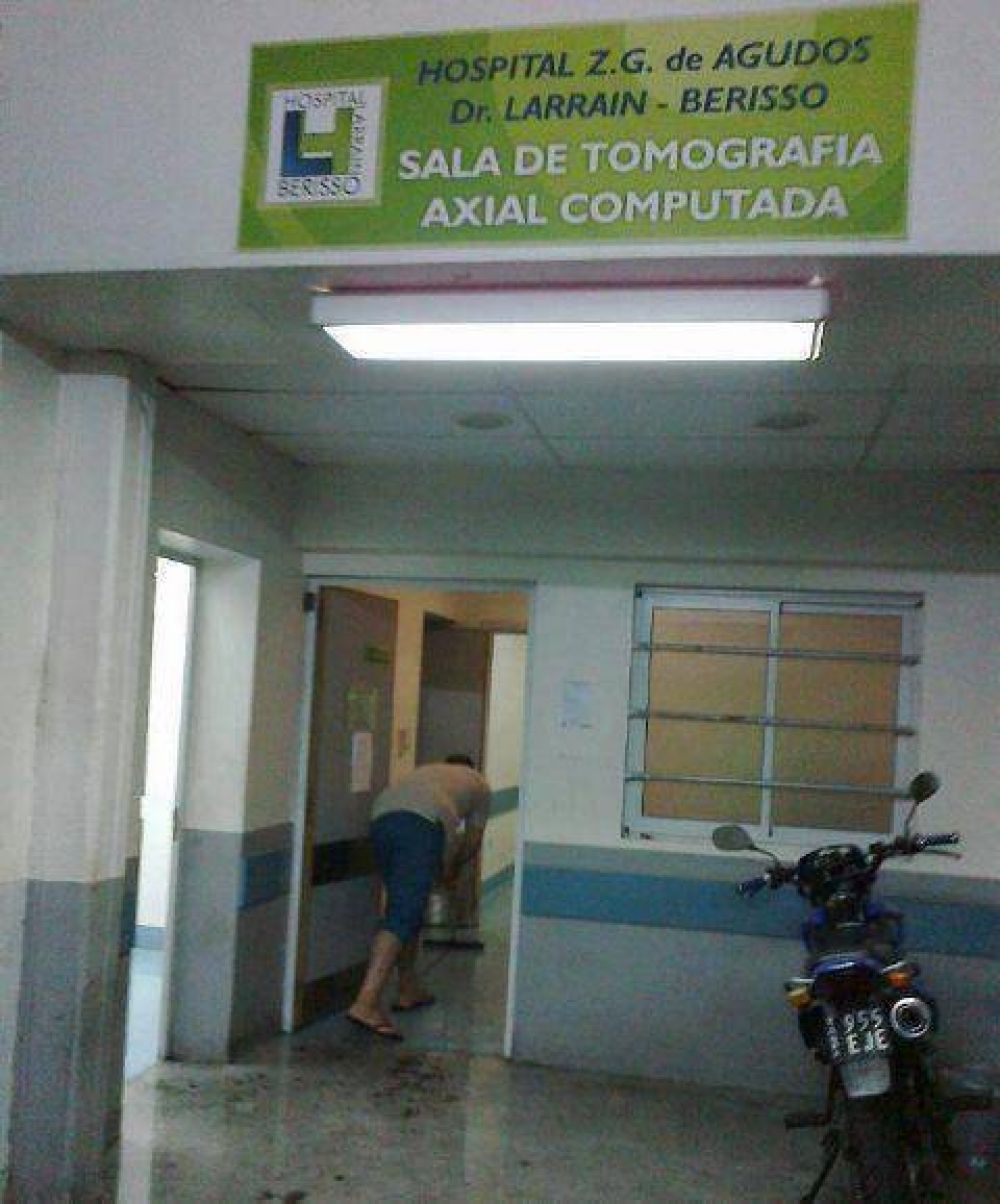 La lluvia lleg� a la sala de tomograf�a del Larrain
