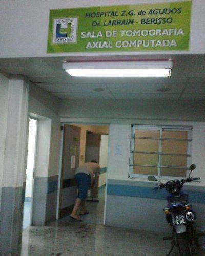 La lluvia lleg� a la sala de tomograf�a del Larrain