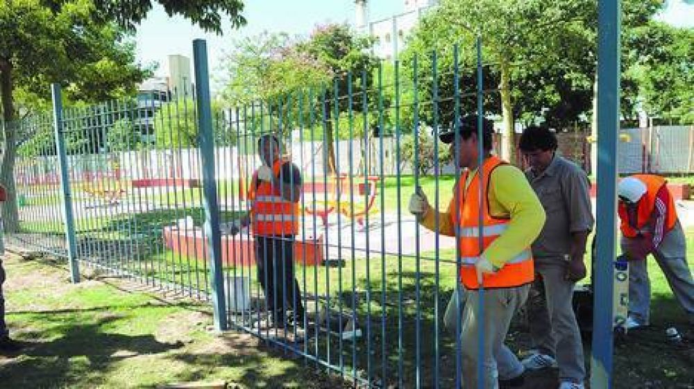 Parque Centenario: adems de rejas, tendr custodia policial da y noche