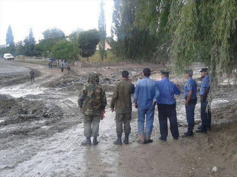 Potrerillos contin�a sin agua potable y aconsejan subir s�lo por el d�a y aprovisionados con botellas