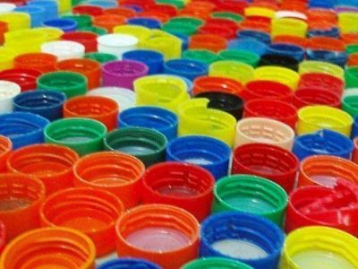 Instan a la comunidad a donar tapas de pl�stico