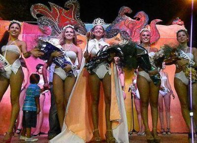 Camila Califra fue elegida Reina del Carnaval de Chivilcoy 2013 