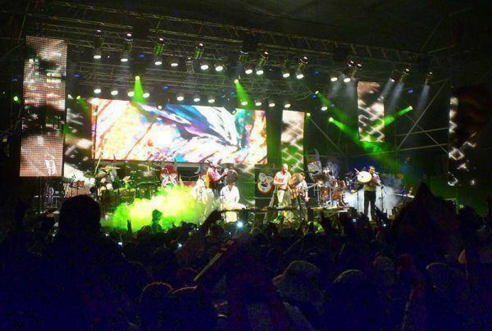 Los Tekis copan el Carnaval de Tilcara