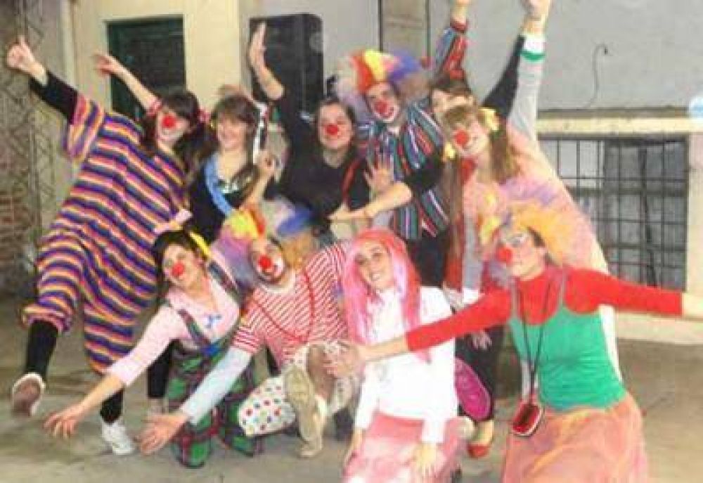 �J�venes x m�s� recolecta �tiles para estudiantes de Jun�n