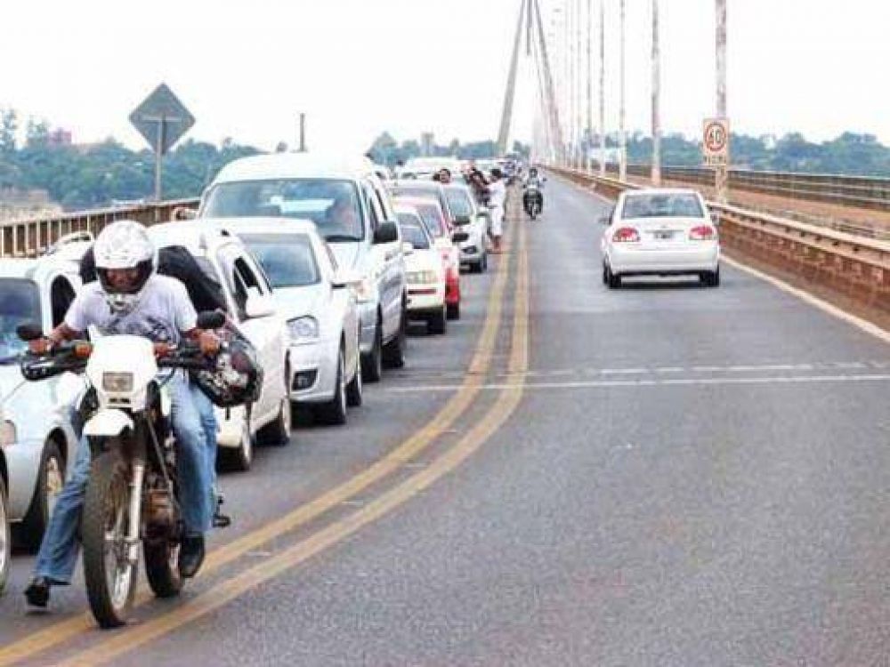 Comercios de Posadas abrieron pero la gente eligi� Paraguay