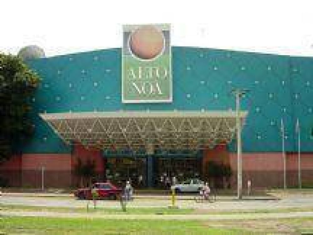 Impiden trabajar a un movilero radial en el shopping