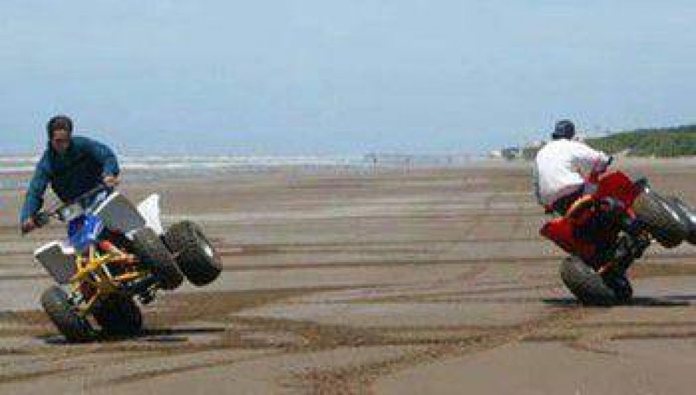 Vecinos de Monte Hermoso reclaman que se reglamente el uso de cuatris
