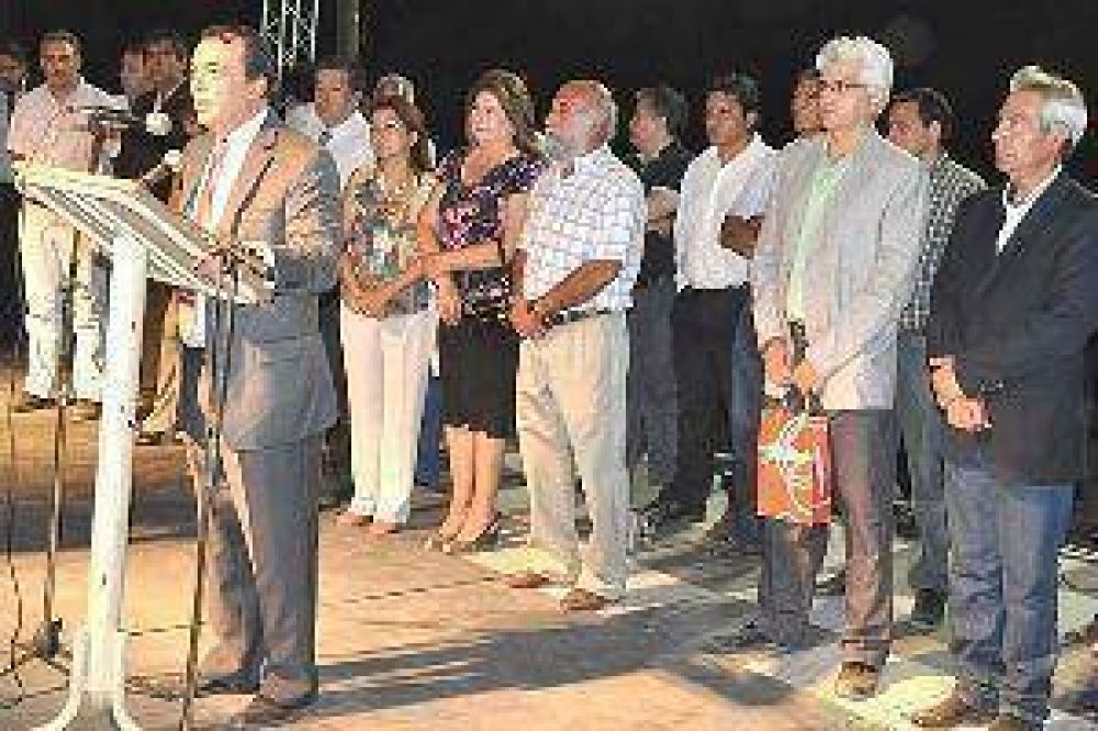 El Gobierno de la Provincia inauguró obras en el 469º aniversario de la localidad de Medellín