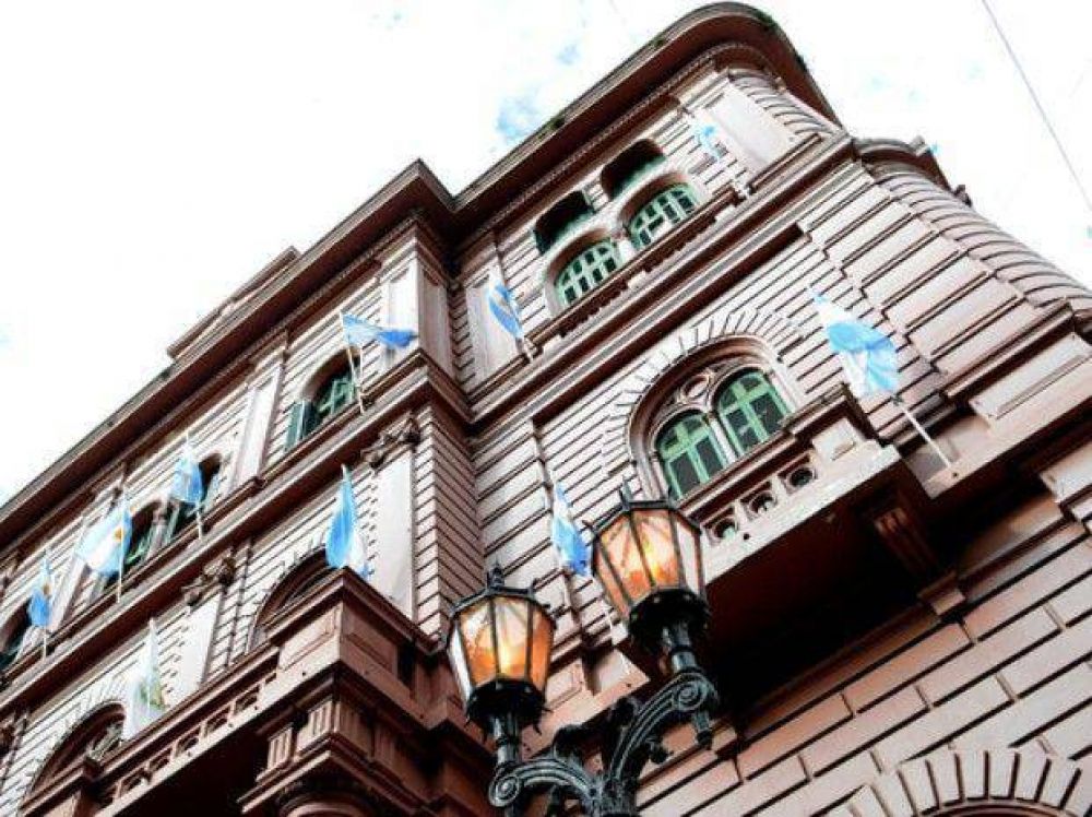 Fein les anticipa a los municipales que un 30 por ciento de aumento "es imposible"