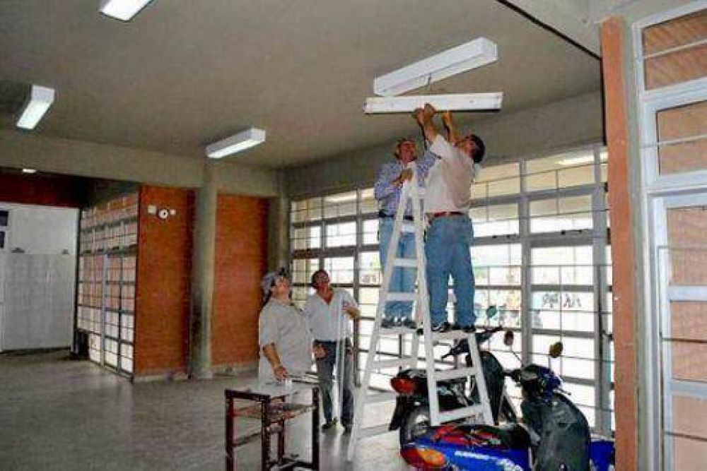 Docentes eval�an medidas mientras esperan el blanqueo