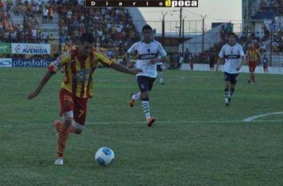 En un partido accidentado, Boca Unidos no tuvo respuestas y perdi�