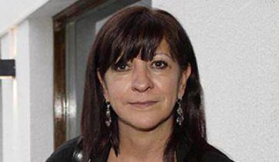 Insiste con CFK pero adula a Massa
