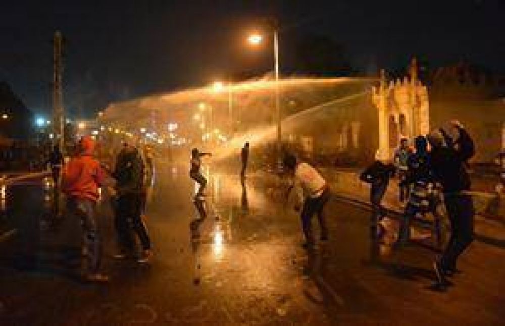 Violencia en El Cairo por los dos a�os sin Mubarak