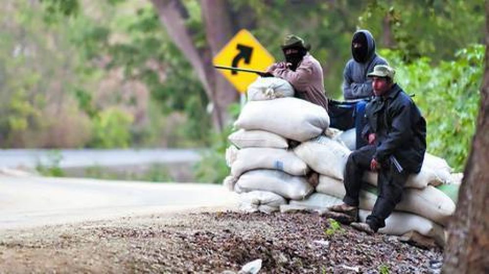 Los campesinos mexicanos se arman contra los narcos