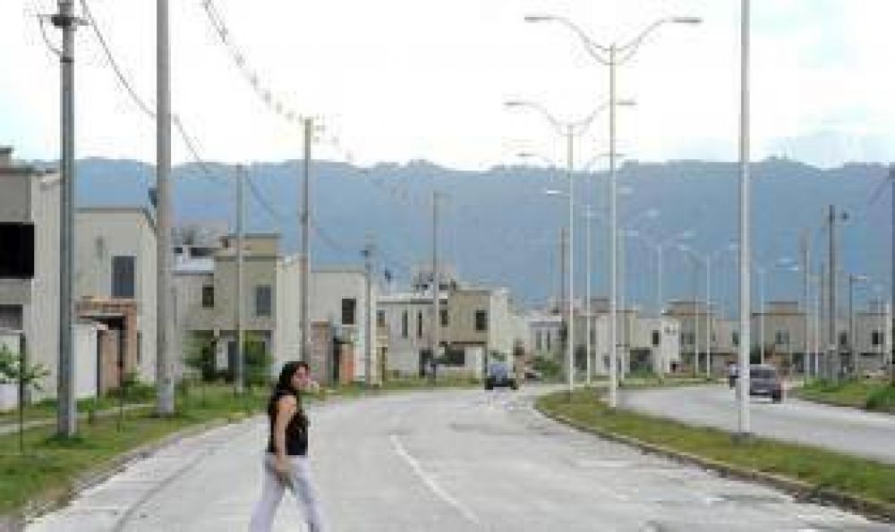 Avalan la construcci�n de 2.500 casas, pero no saben cu�nta plata se invertir�