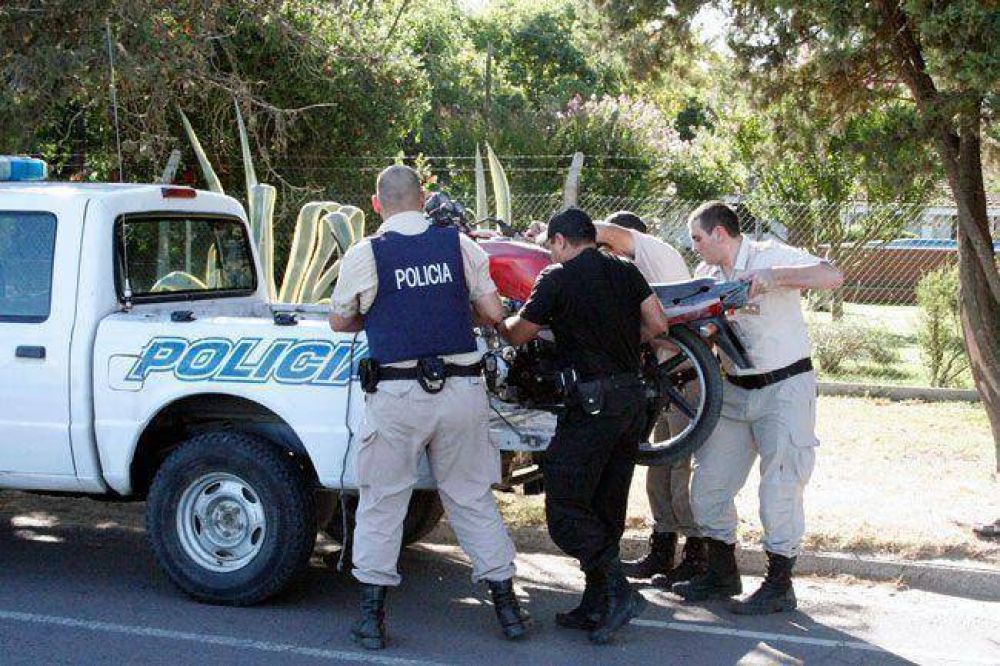 Detienen a dos j�venes por un asalto a mano armada a una helader�a