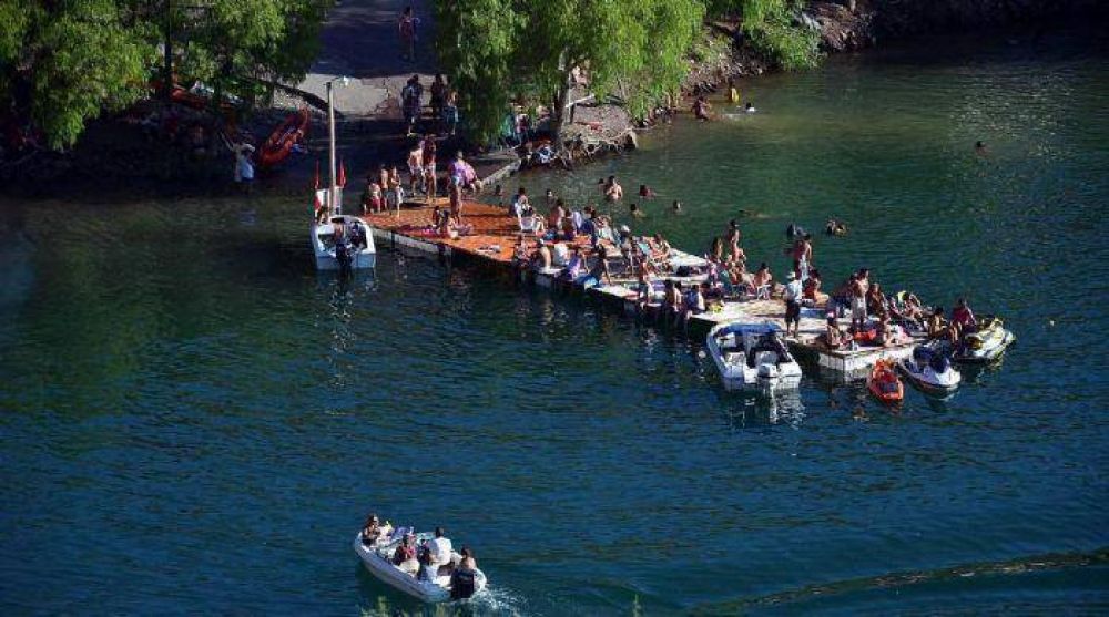 El turismo desbord� la capacidad hotelera del sur mendocino