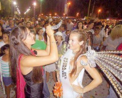 Daiana Mar�n es la reina del carnaval uruguayense