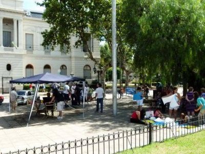 Se instal� una carpa para reclamar mayor seguridad