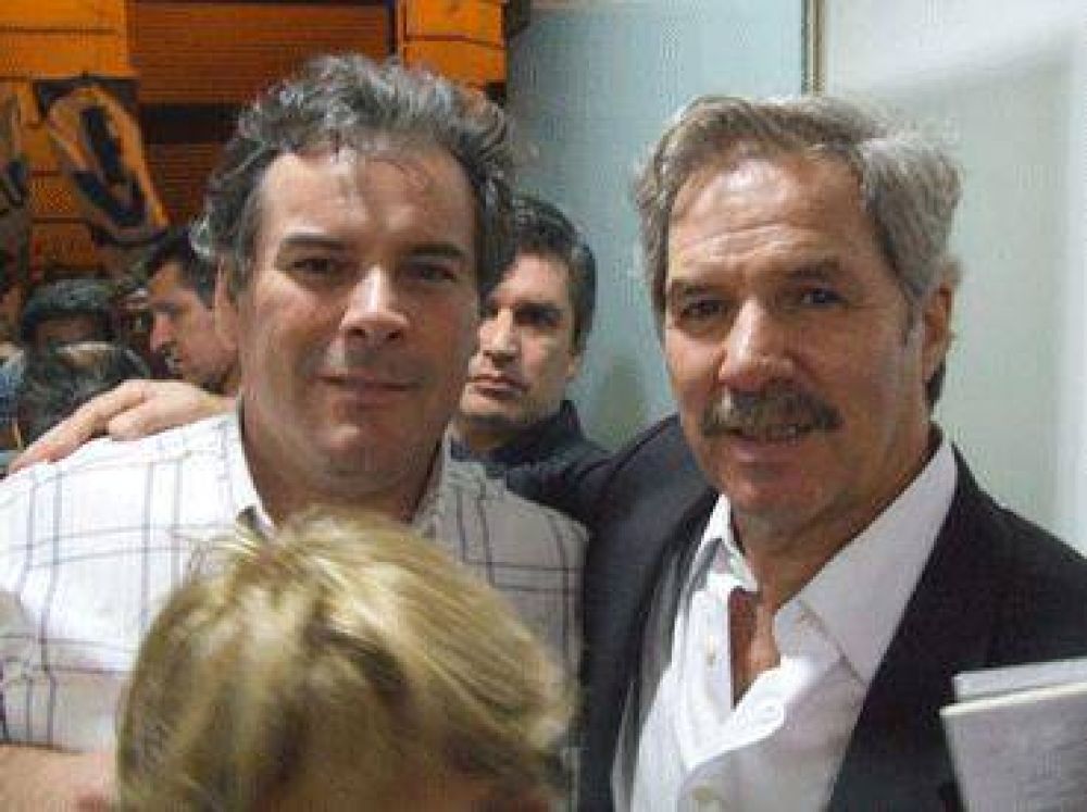 El peronismo al rojo vivo  Se calienta la interna: el felipismo pospone las definiciones