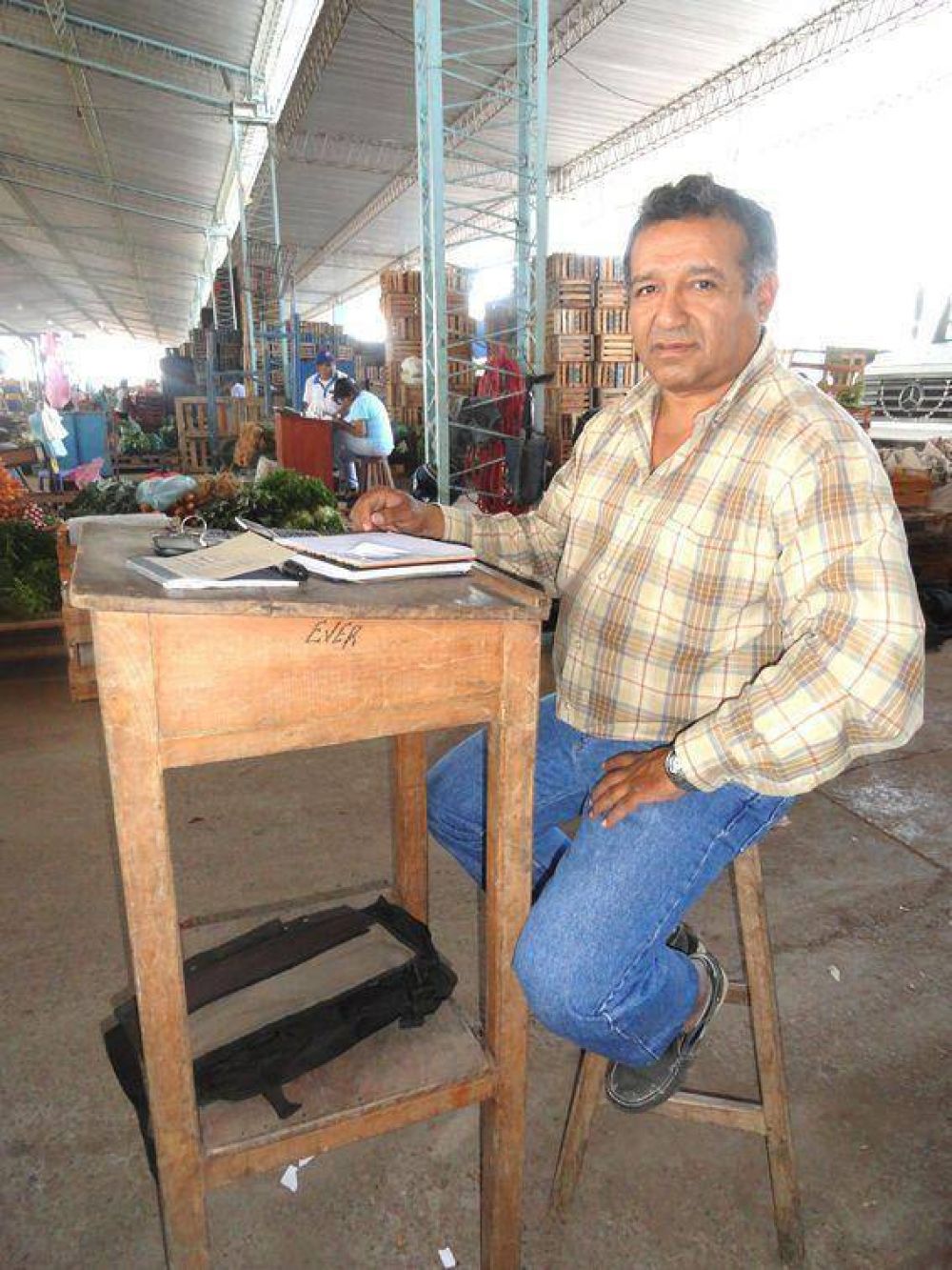 Feriantes apoyan obra de acceso a Perico