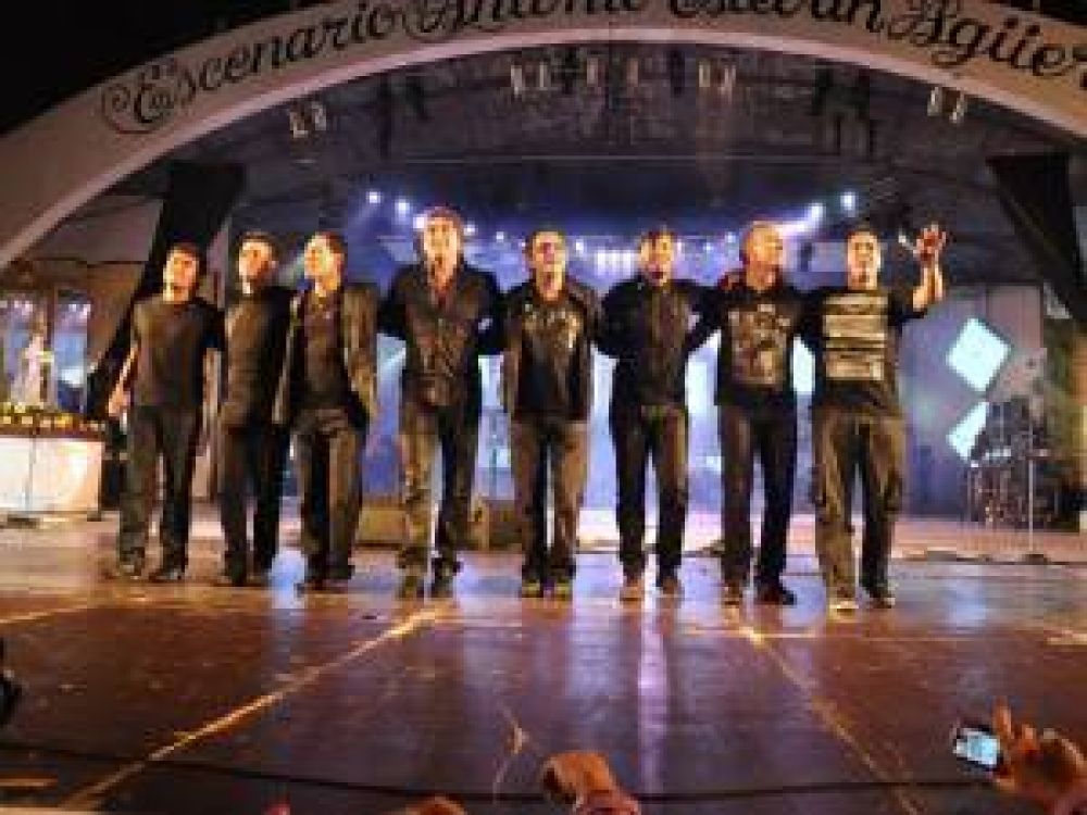 Los Nocheros le pusieron el mo�o a la Fiesta Nacional Valle del Sol