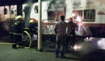 Incendian en Bragado un vag�n del tren de pasajeros que pasa por Chivilcoy 