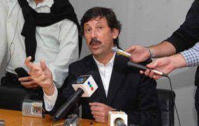 En medio de la pol�mica Posse asegur� que "Ni es un muro ni es contra la pobreza"