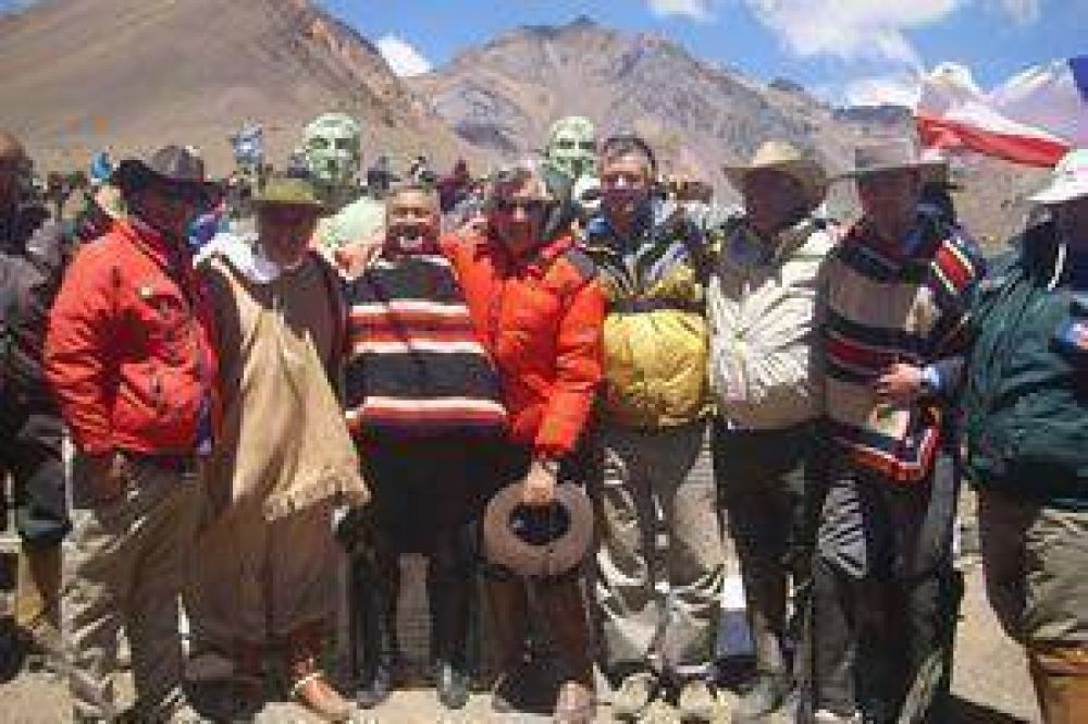 Cruce de los Andes 2013: emoci�n y un fuerte llamado a la integraci�n binacional	