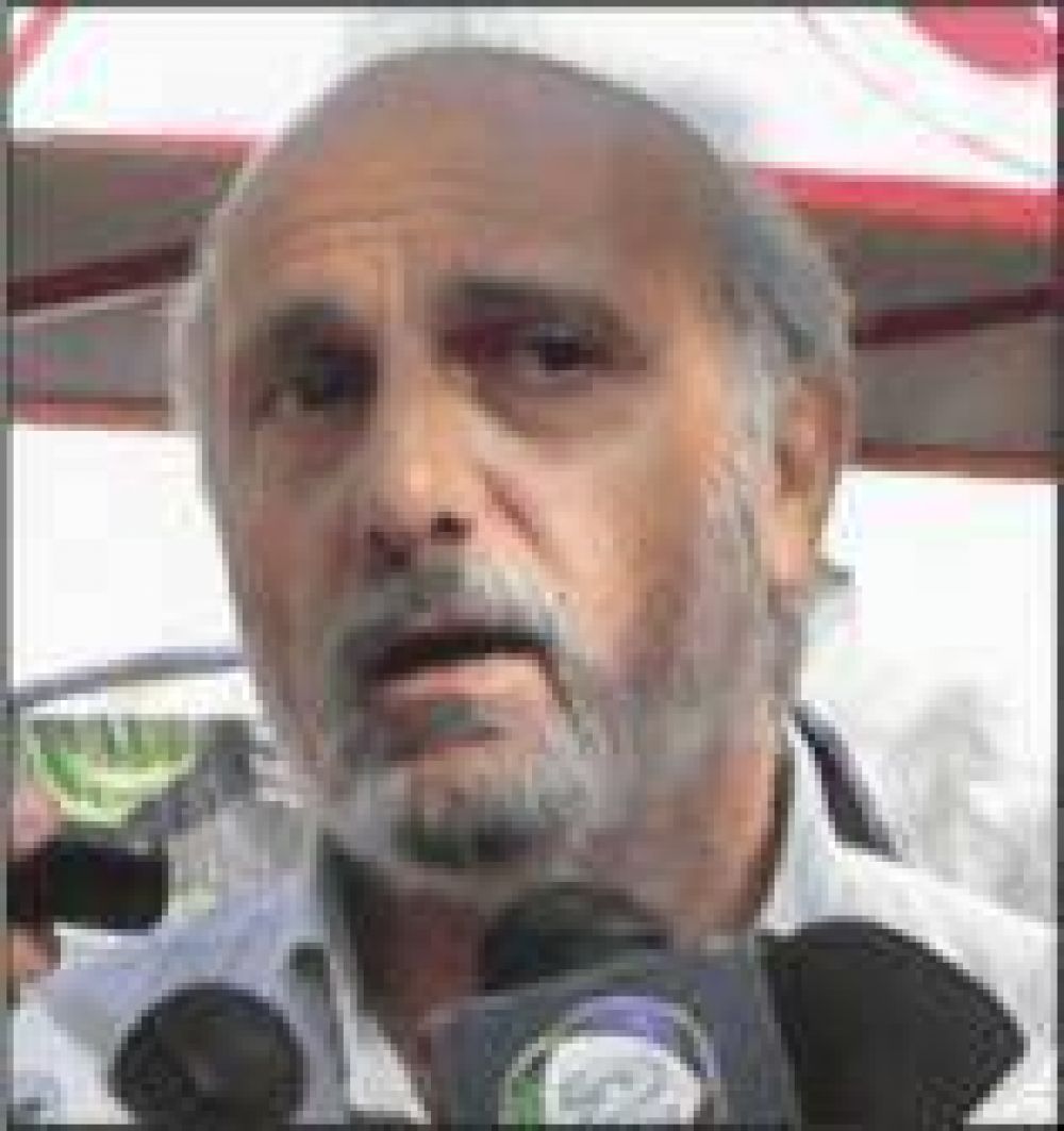 Jacobo presidi� la apertura del stand promocional de la Feria �Misiones en Flor�